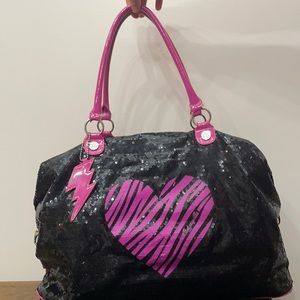 Betsey Johnson Betsyville Large Duffle Bag Black and Pink 20.5”x14” heart detail